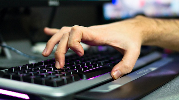 How to Prevent Repetitive Strain Injuries at Your Computer How to Prevent Repetitive Strain Injuries at Your Computer